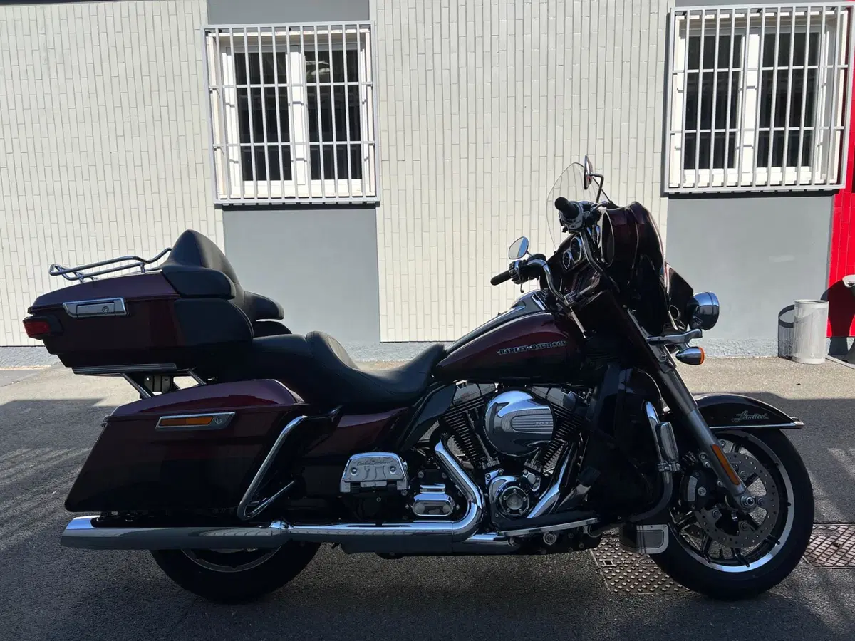 Harley-Davidson 1690 Electra Glide Ultra Limited (2014 - 15) - FLHTK (2)