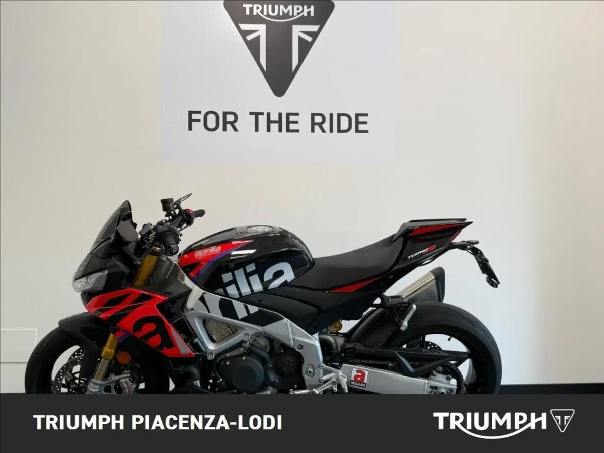 Aprilia Tuono V4 Factory (2021 - 24) (2)