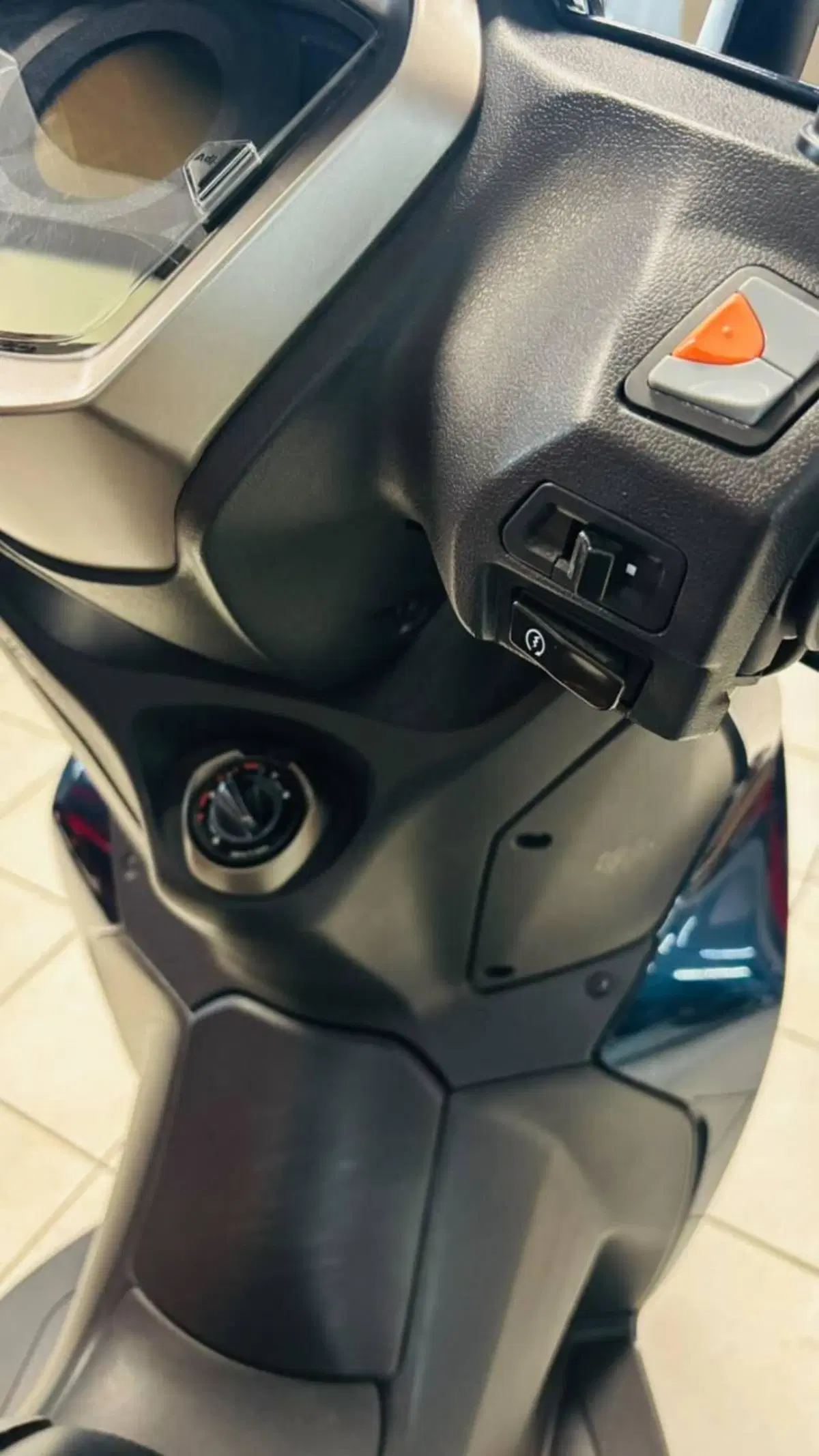 Kymco Agility 300i Noodoe (2021 - 24) (4)