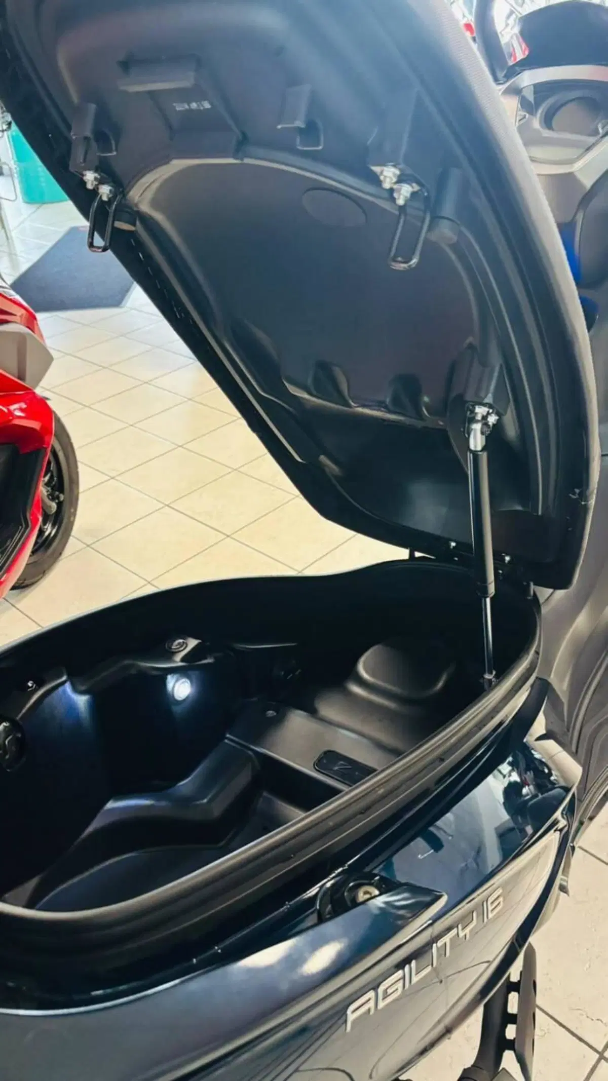 Kymco Agility 300i Noodoe (2021 - 24) (7)