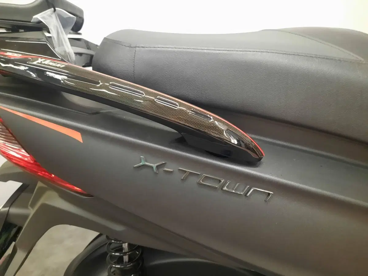 Kymco X-Town 300i (2025 - 26) (5)