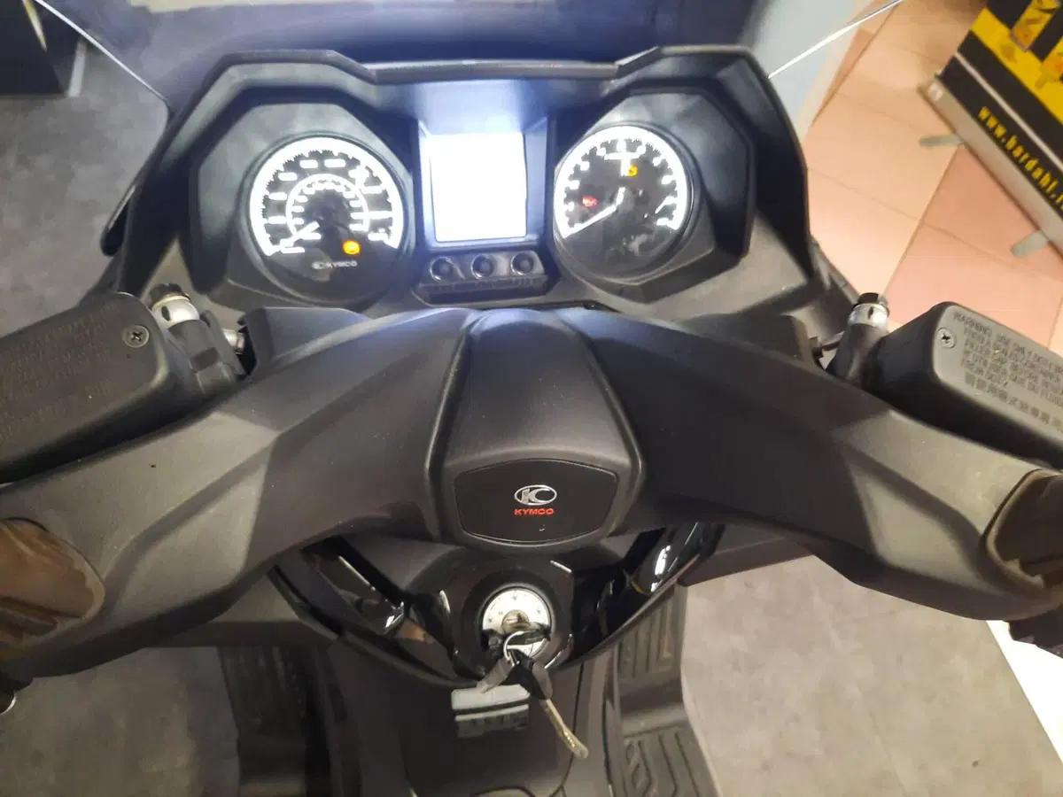 Kymco X-Town 300i (2025 - 26) (7)