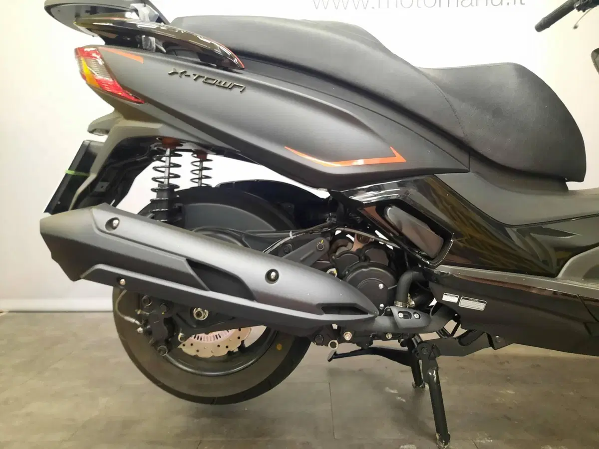 Kymco X-Town 300i (2025 - 26) (9)