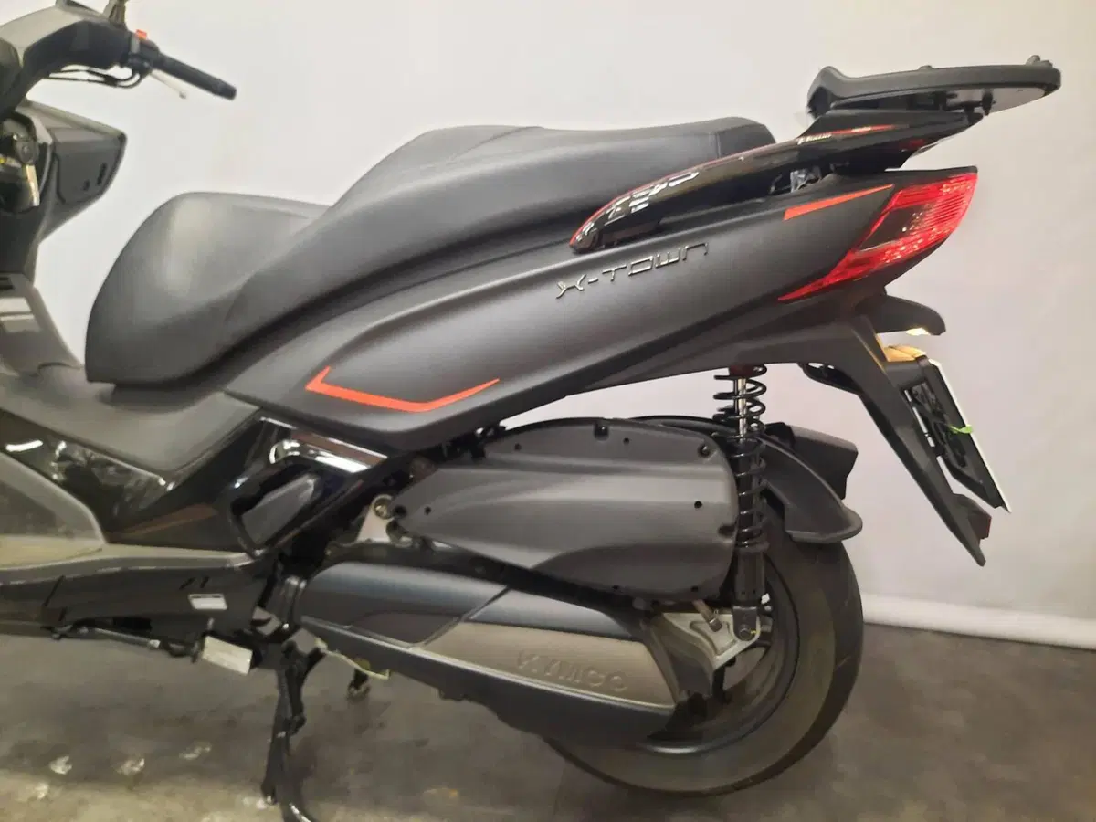 Kymco X-Town 300i (2025 - 26) (13)