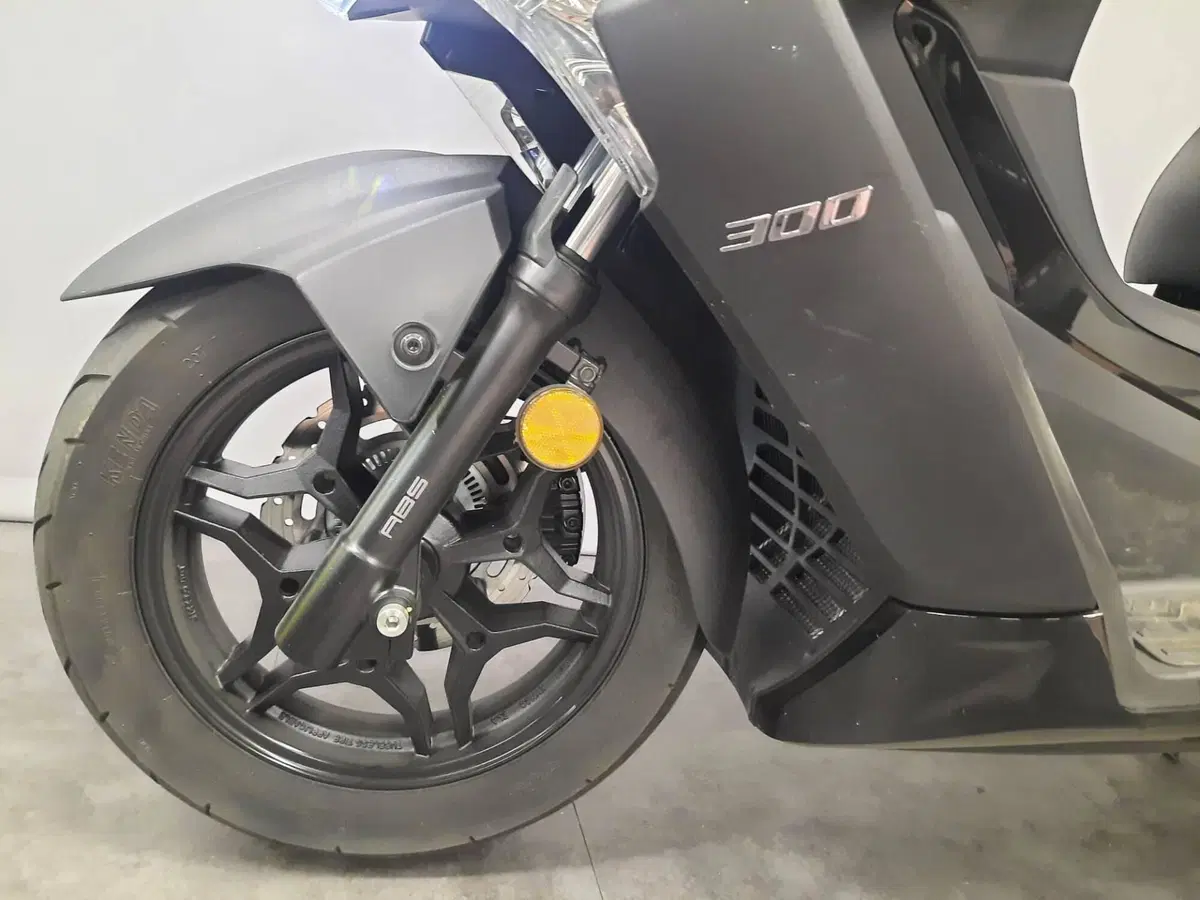 Kymco X-Town 300i (2025 - 26) (15)