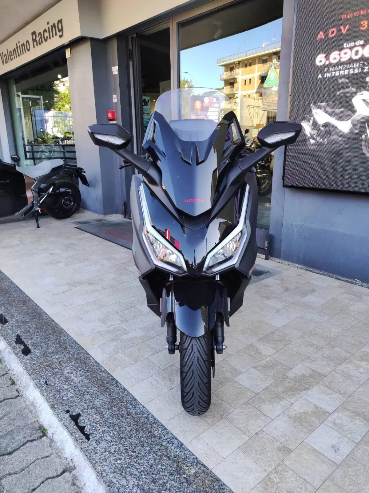 Honda Forza 350 Deluxe (2025 - 26) (2)