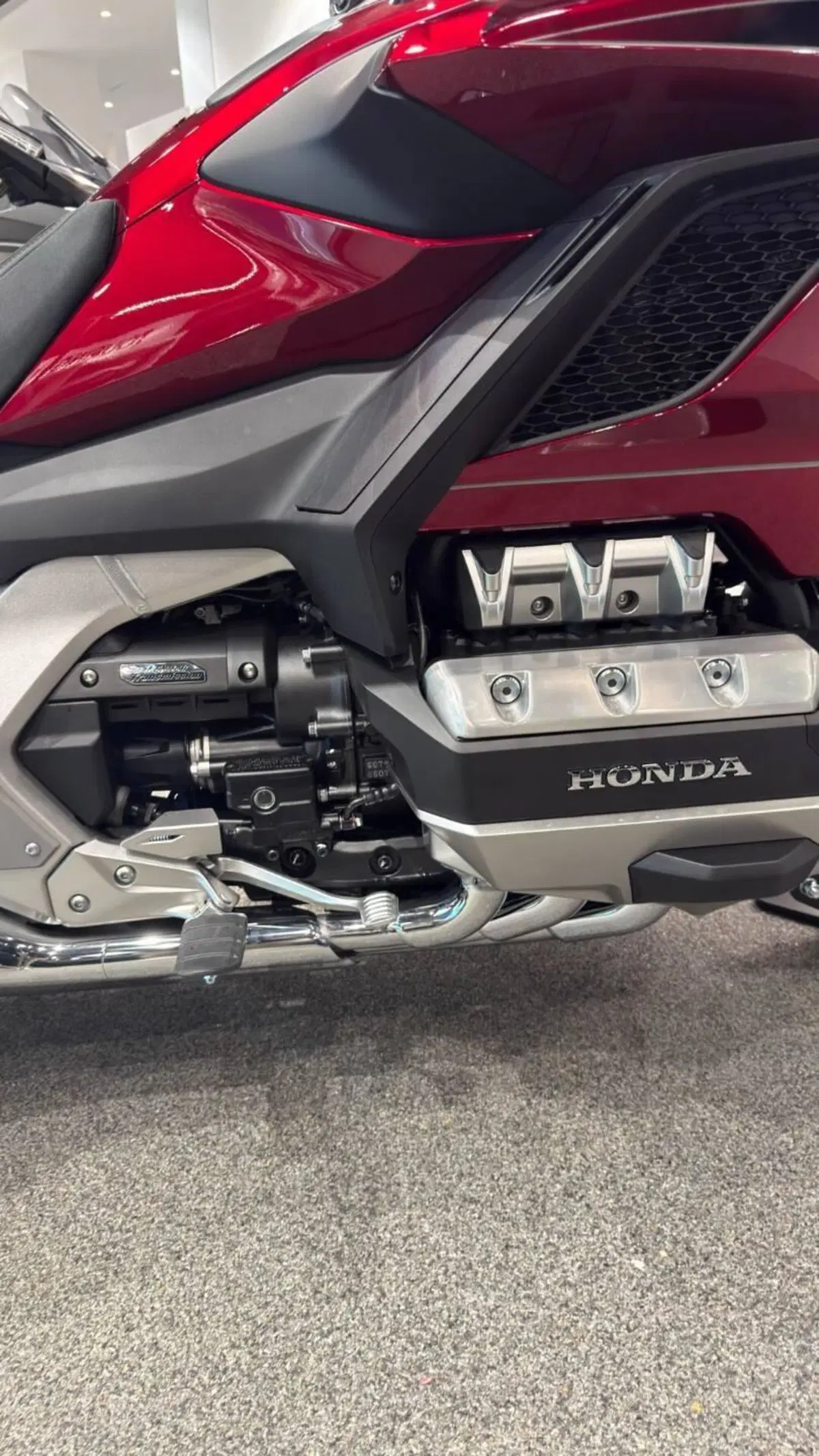 Honda GL 1800 Gold Wing Tour (2025 - 26) (10)