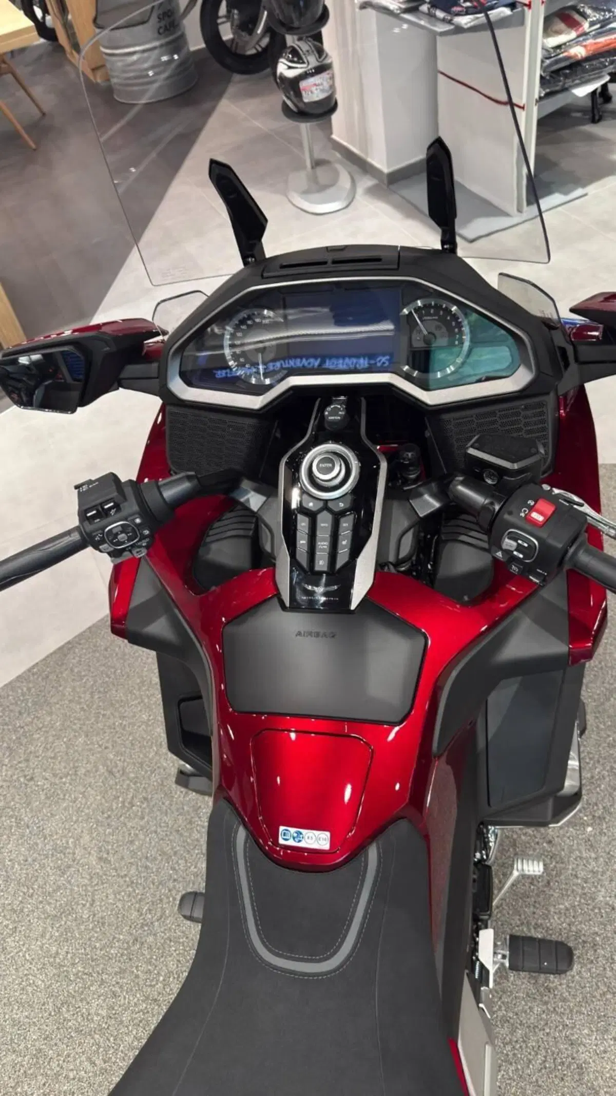 Honda GL 1800 Gold Wing Tour (2025 - 26) (7)
