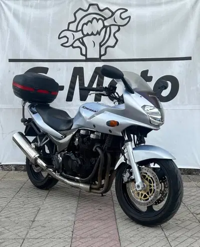 Kawasaki ZR 7S usata