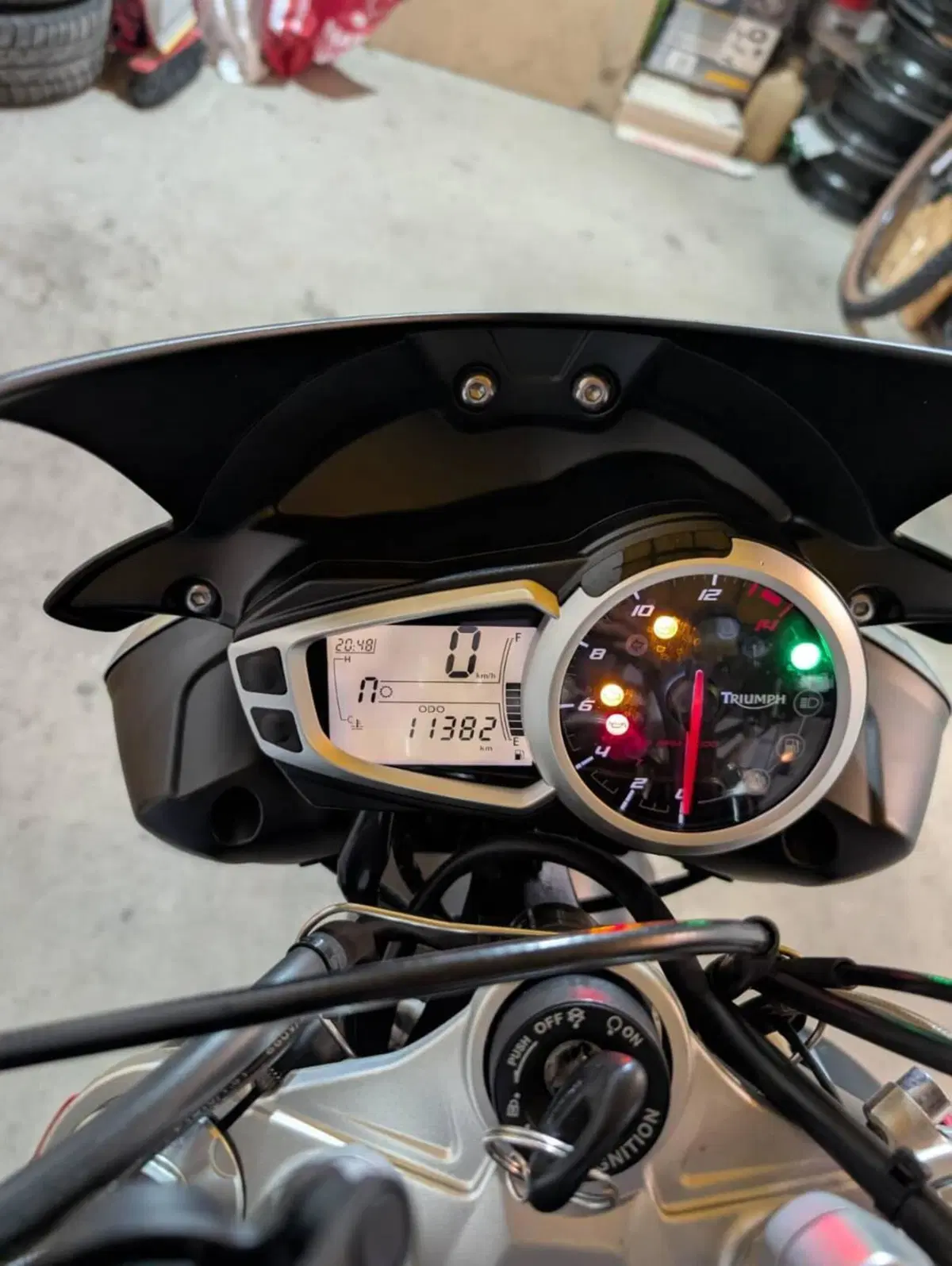 Triumph Street Triple R ABS (2013 - 17) (2)