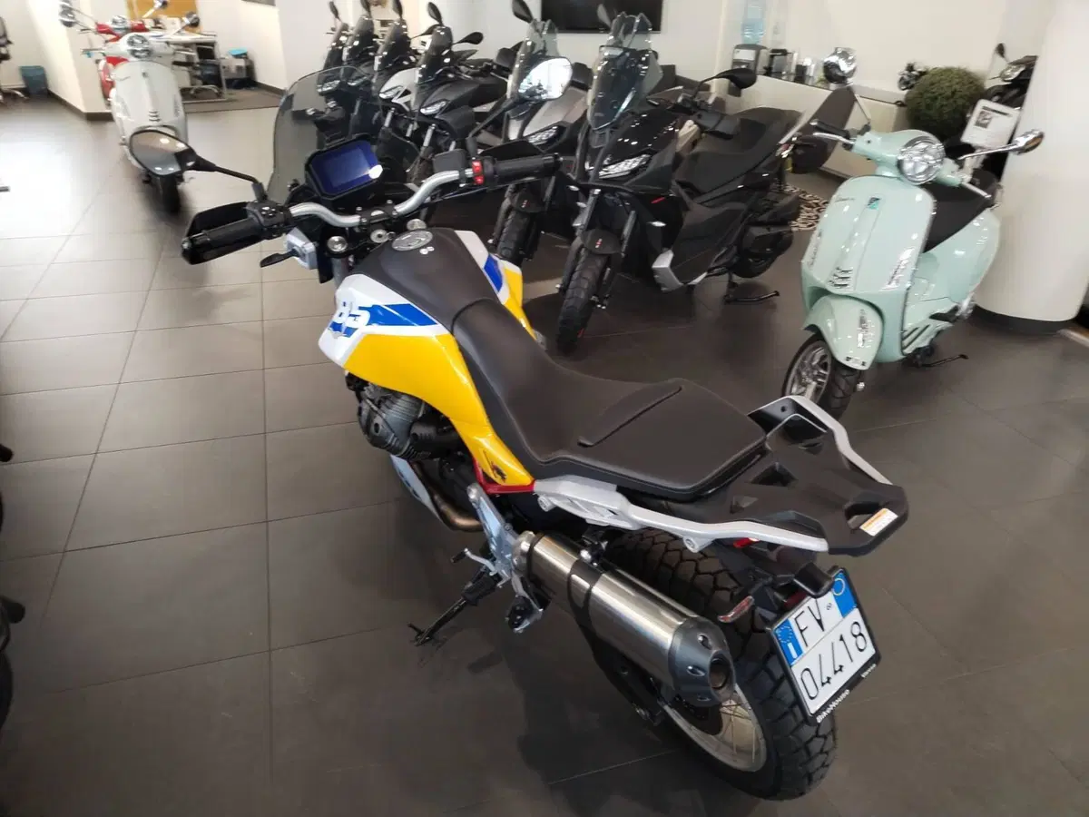 Moto Guzzi V85 TT (2024 - 26) (3)