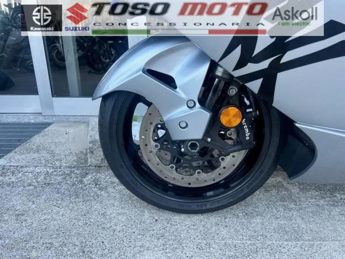 Suzuki GSX 1300 R Hayabusa (2025) (2)