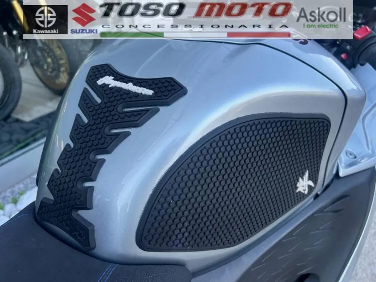 Suzuki GSX 1300 R Hayabusa (2025) (13)