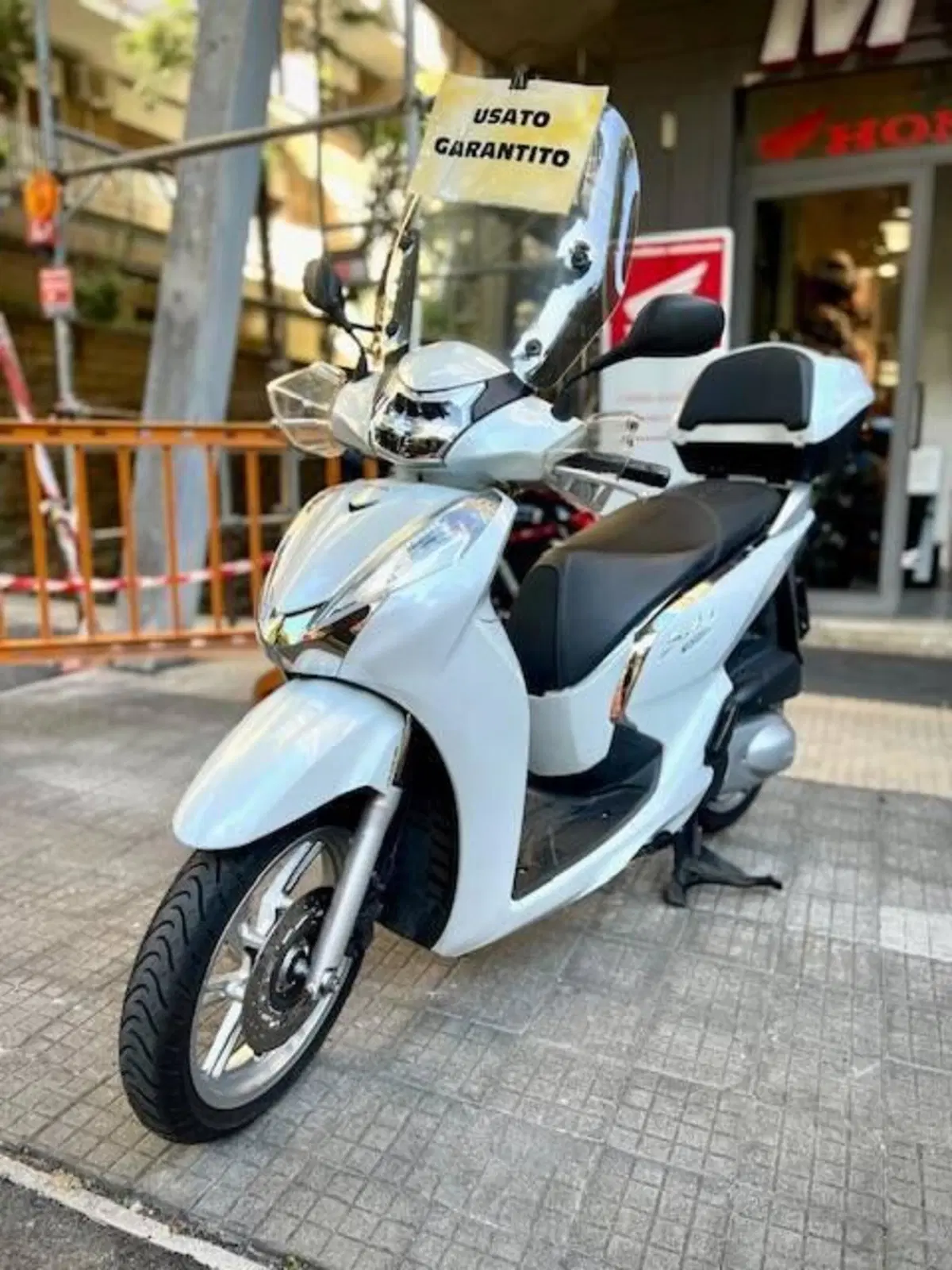 Honda SH 300 i ABS (2016 - 20) (2)