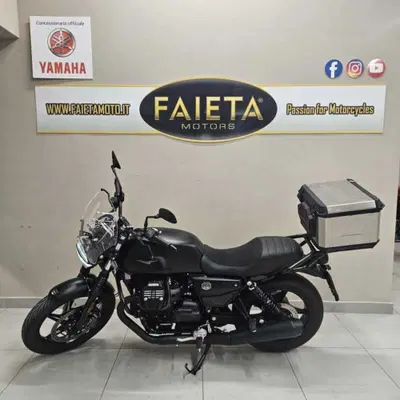 Moto Guzzi V7 Stone (2025 - 26) usata