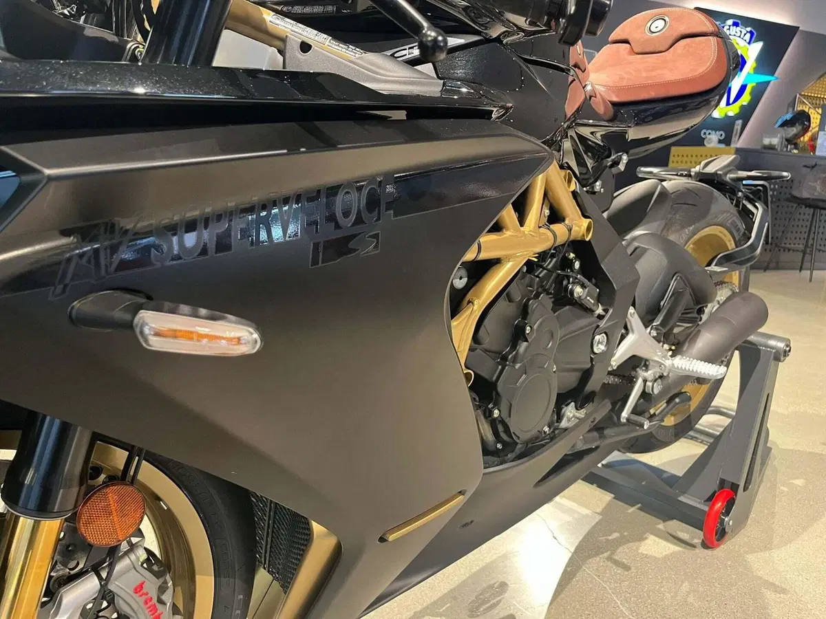 MV Agusta Superveloce 800 S (2021 - 25) (9)