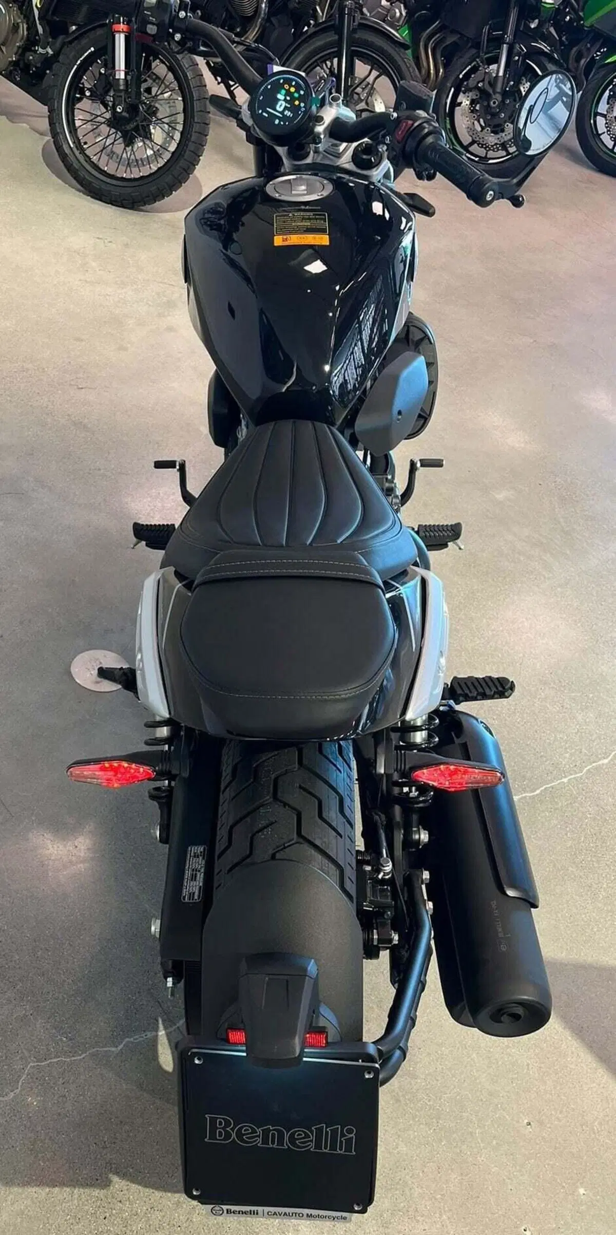 Benelli Leoncino 400 Bobber (2026) (8)