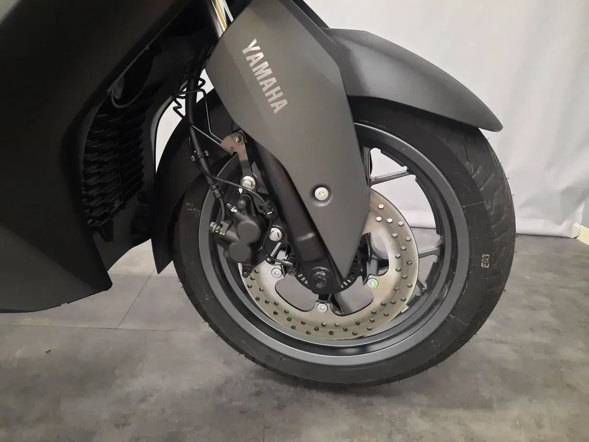 Yamaha X-Max 300 (2025 - 26) (4)