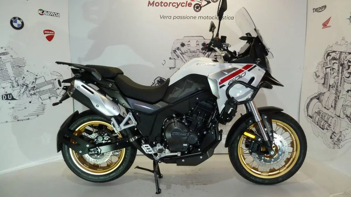 Cyclone RX600 (2025 - 26) (6)