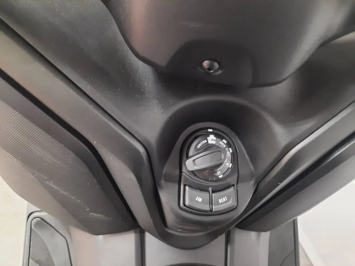 Yamaha X-Max 300 (2025 - 26) (13)