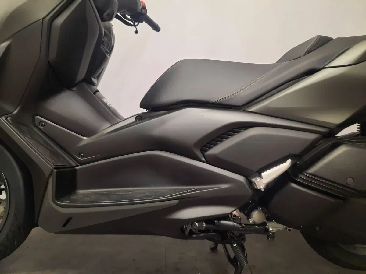 Yamaha X-Max 300 (2025 - 26) (14)