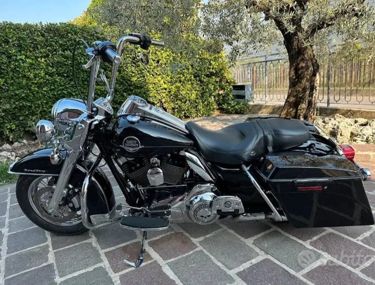 Harley-Davidson 1584 Road King Classic (2007 - 11) - FLHRCI (2)