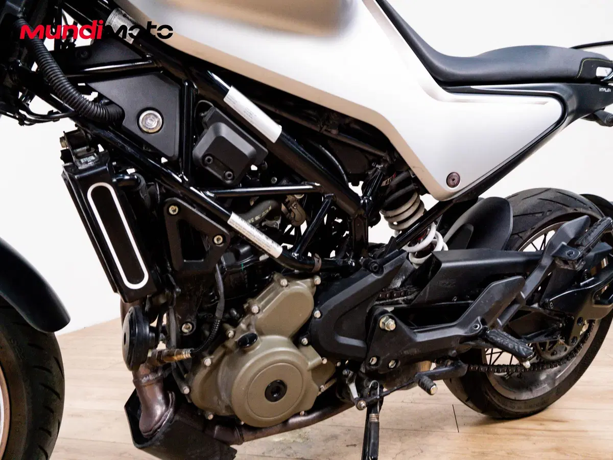 Husqvarna Svartpilen 401 (2024 - 26) (9)