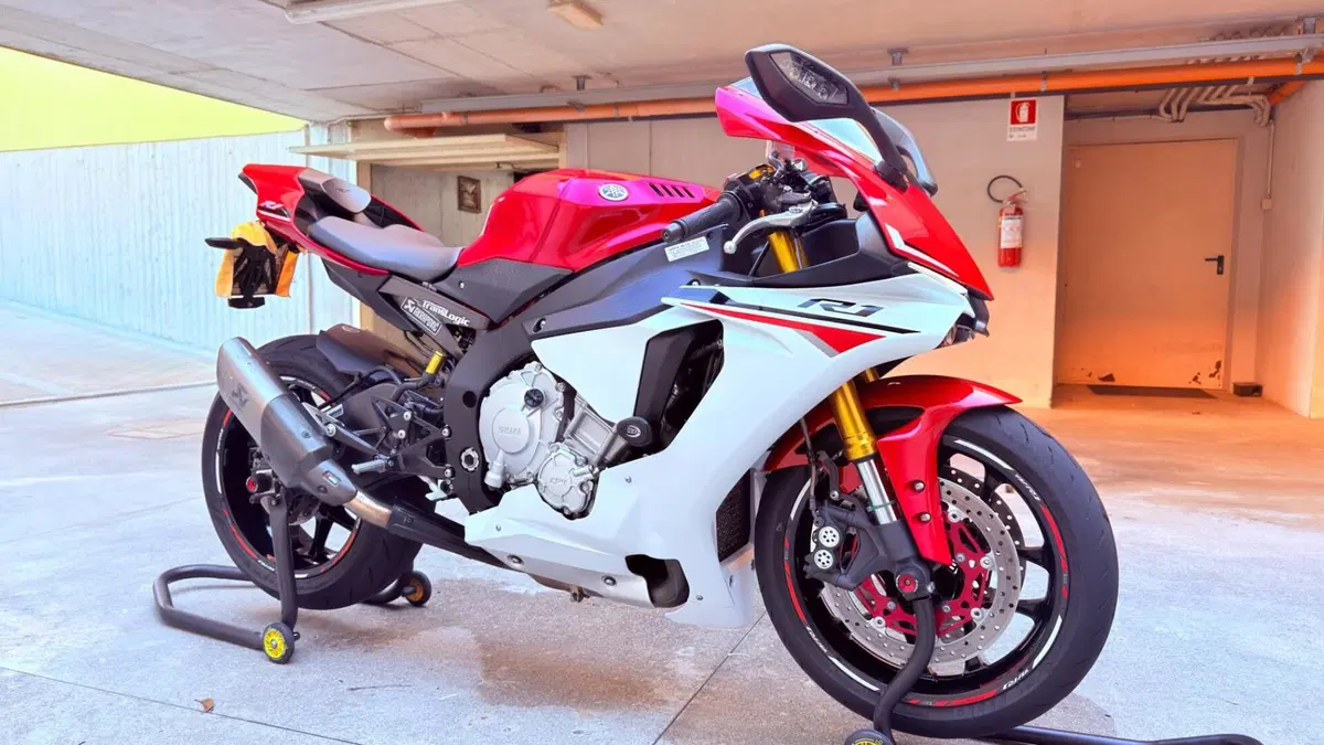 Yamaha YZF R1 (2015 - 16) (7)