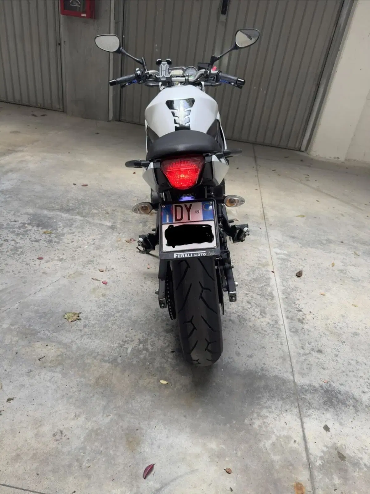 Yamaha XJ6 (2008 - 15) (4)