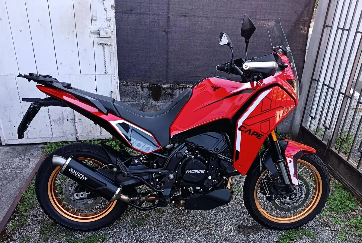 Moto Morini X-Cape 700 Gold Edition (2025 - 26) (2)