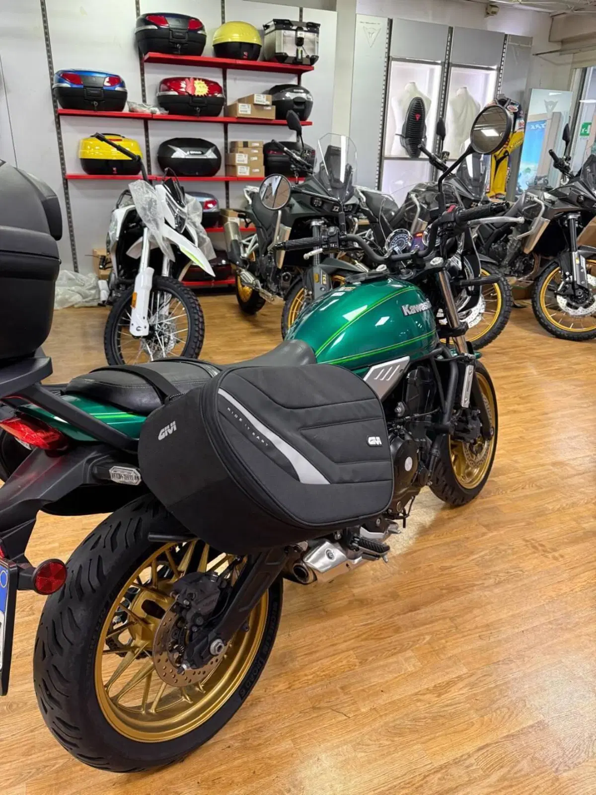 Kawasaki Z 650 RS (2022 - 24) (5)