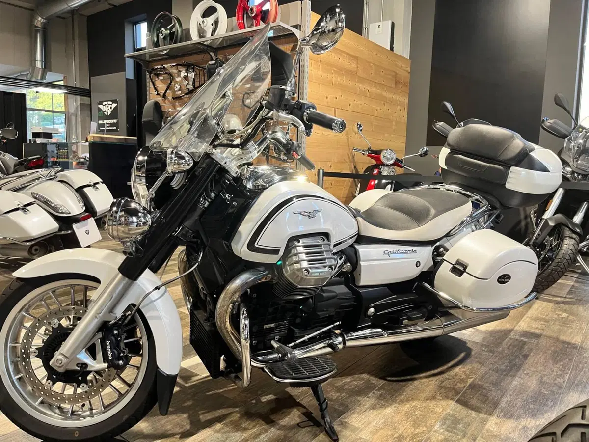 Moto Guzzi California 1400 Touring (2012 - 16) (3)