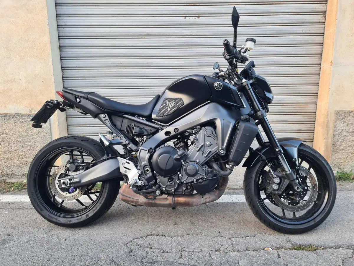 Yamaha MT-09 (2021 - 23) (4)