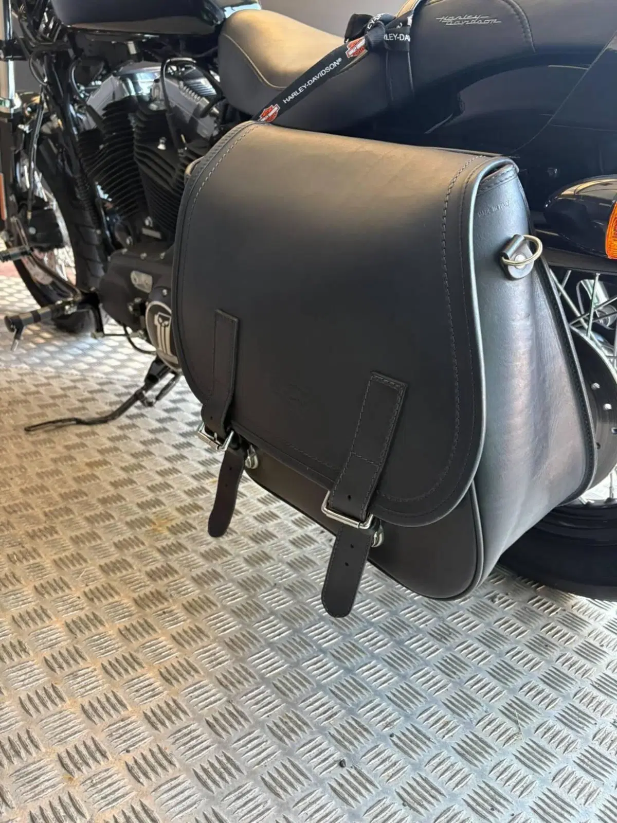 Harley-Davidson 1200 Forty-Eight (2010 - 15) (17)