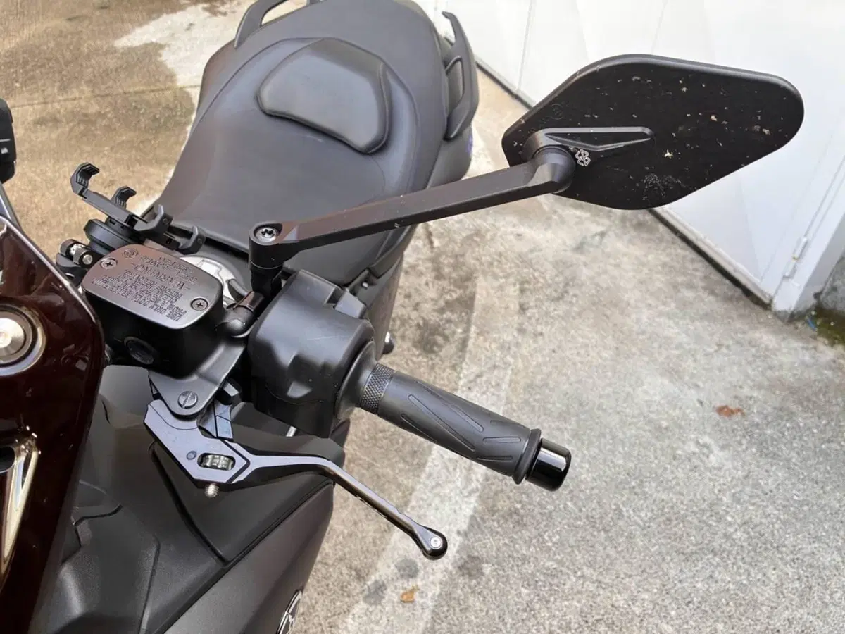 Yamaha T-Max 560 (2025 - 26) (3)