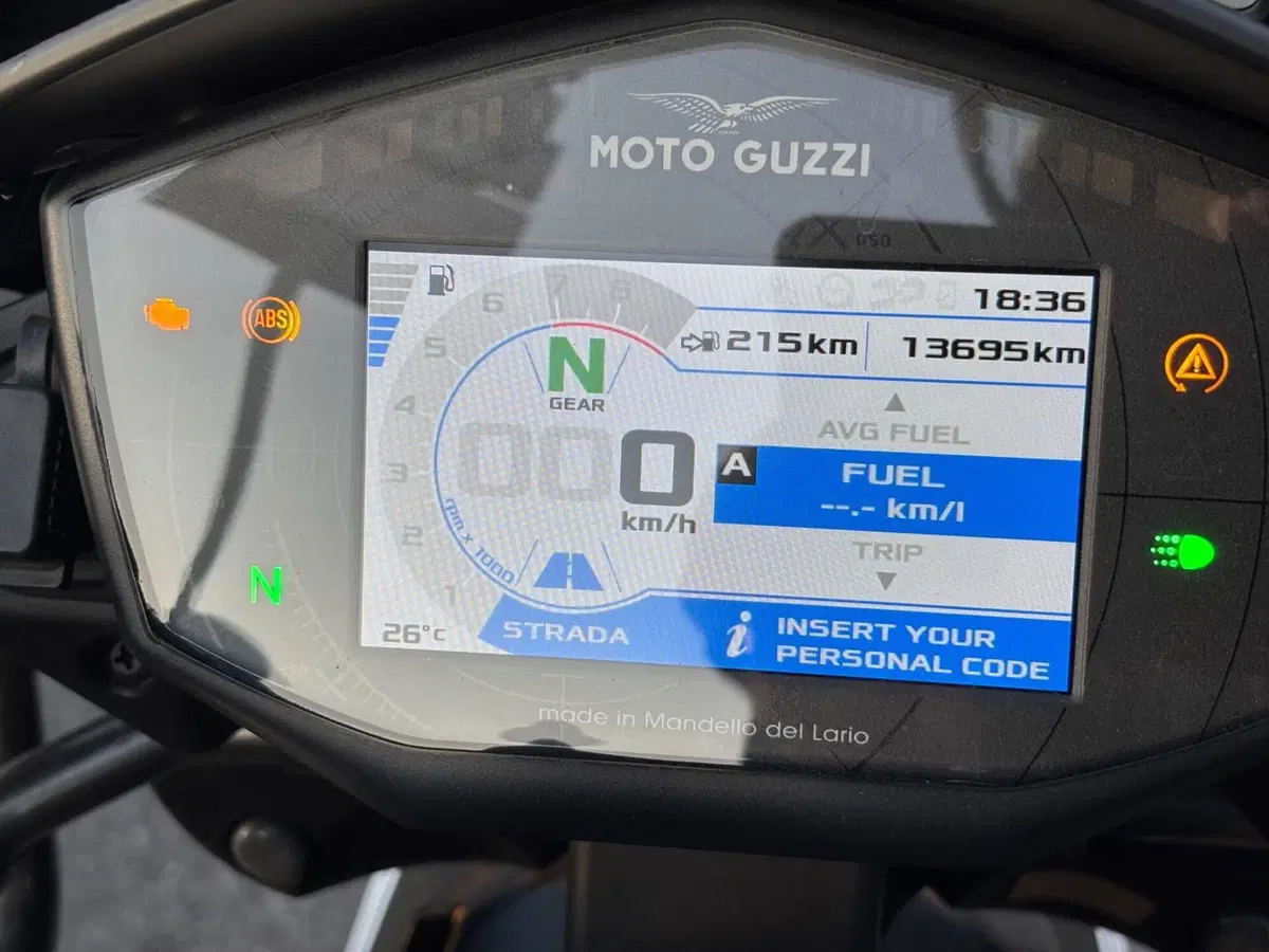 Moto Guzzi V85 TT Guardia d'Onore (2022 - 23) (4)