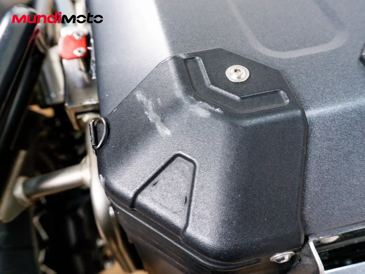 Moto Guzzi V85 TT Travel (2020) (14)