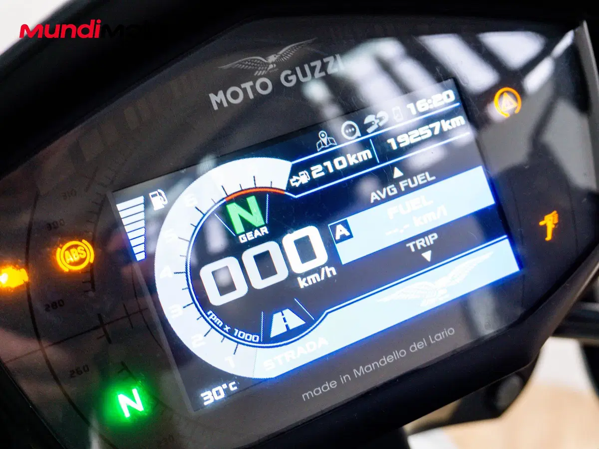 Moto Guzzi V85 TT Travel (2020) (12)