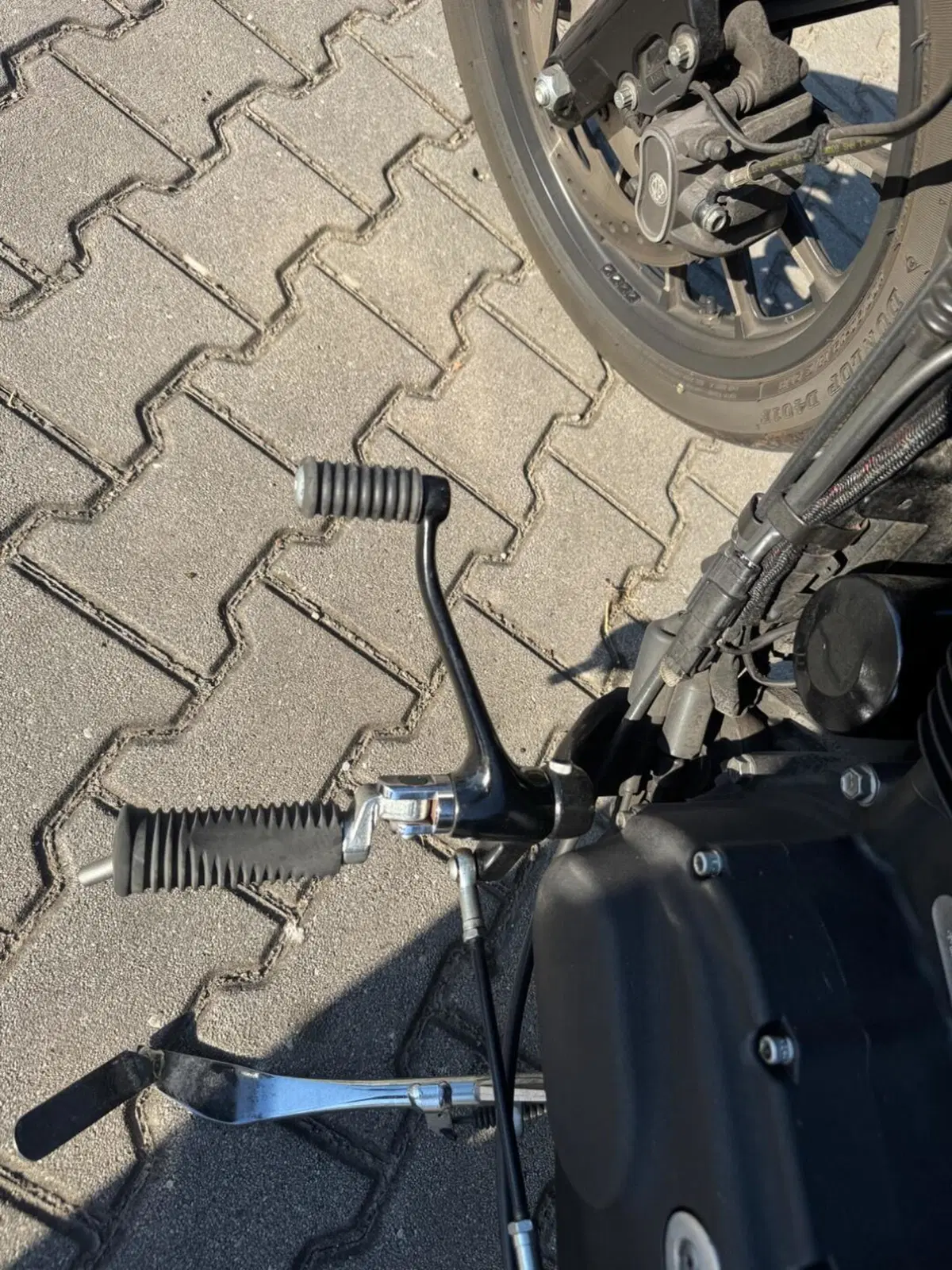 Harley-Davidson 883 Iron (2014 - 16) - XL 883N (16)