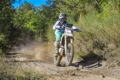 Italiano MotoRally. Mattia Capuzzo, Husqvarna-Solarys, è Campione Assoluto. “Giallo” Botturi-Marini 