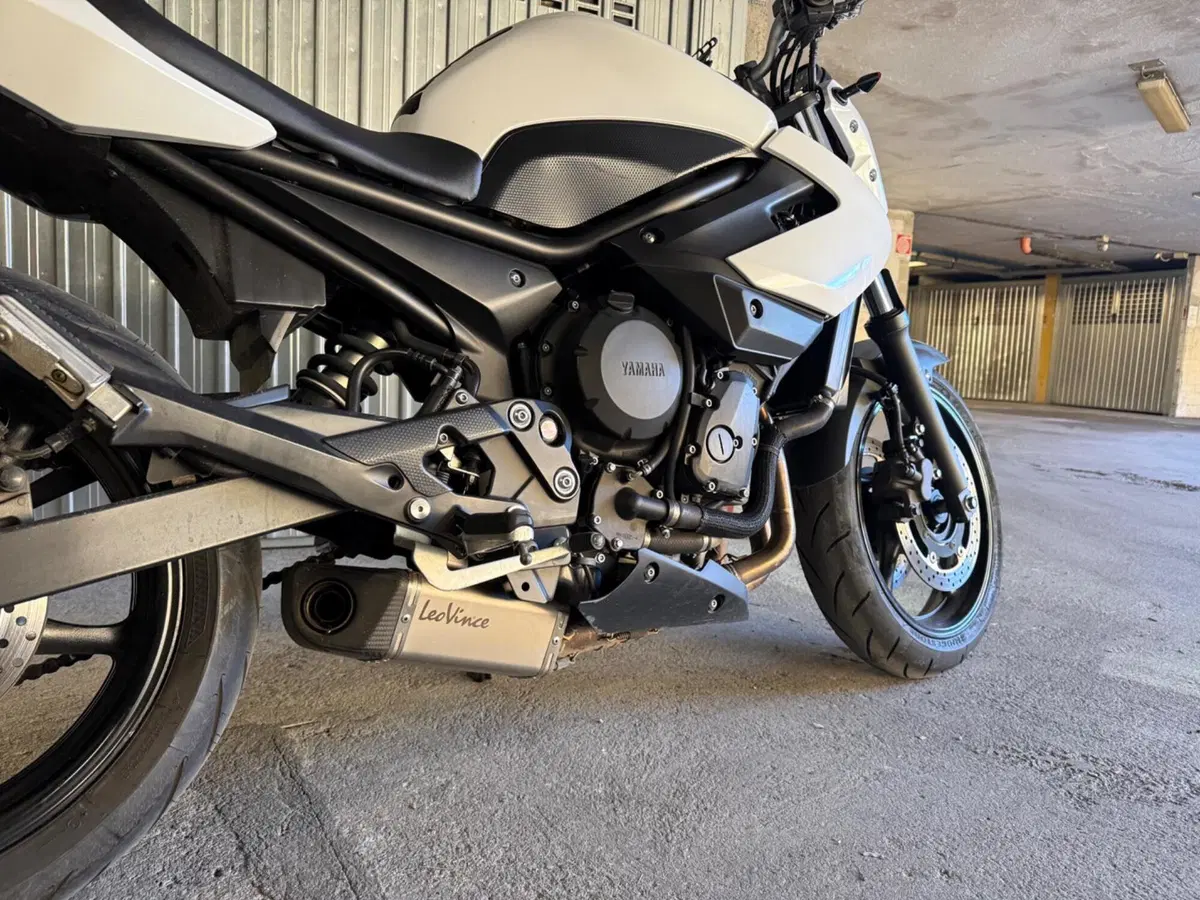 Yamaha XJ6 (2008 - 15) (3)