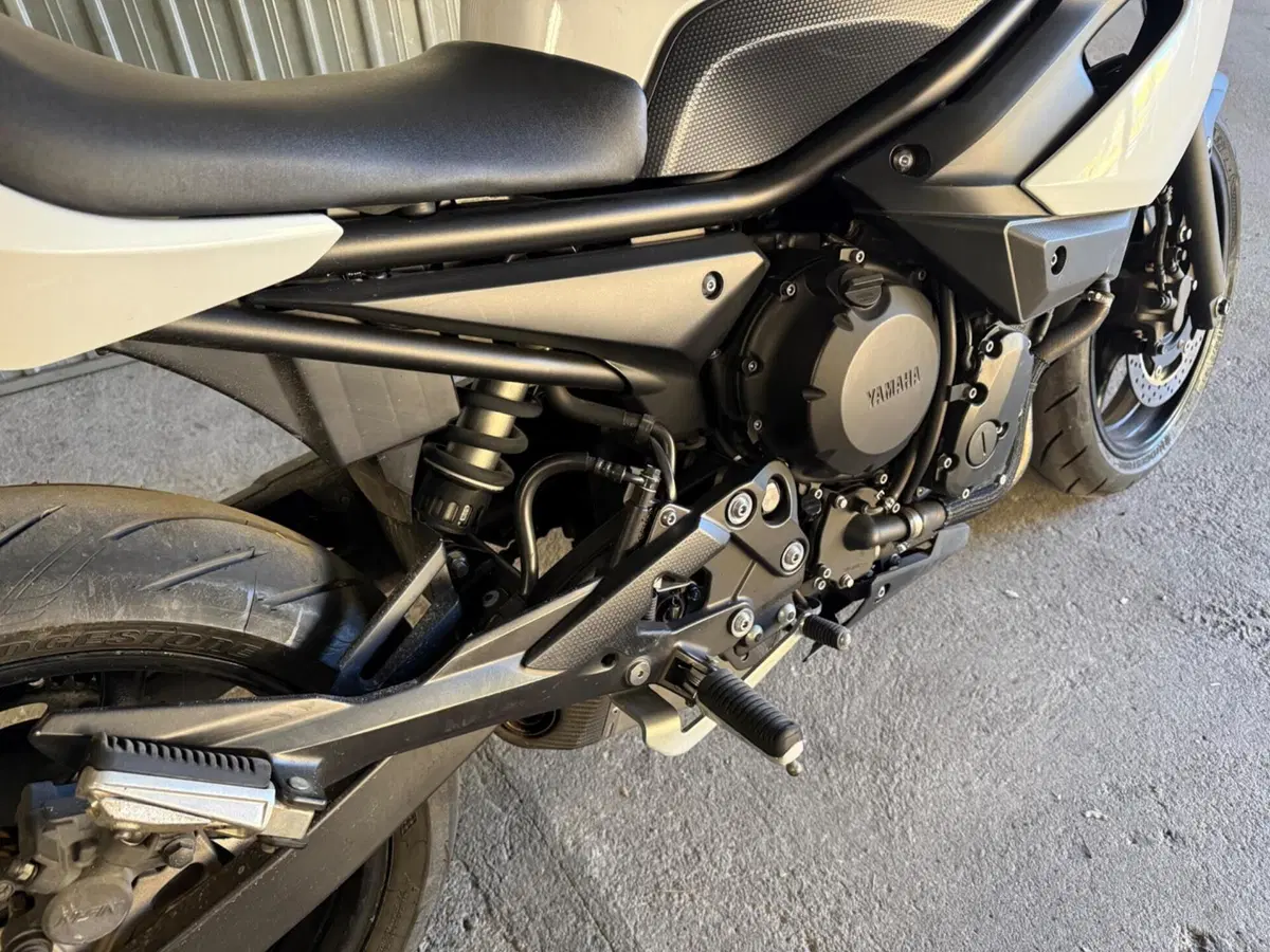 Yamaha XJ6 (2008 - 15) (4)