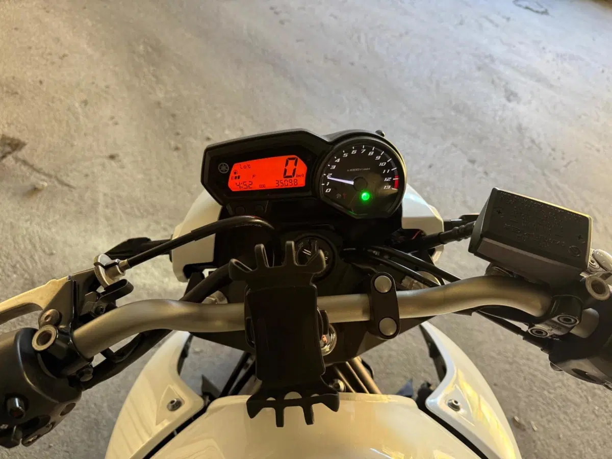 Yamaha XJ6 (2008 - 15) (7)