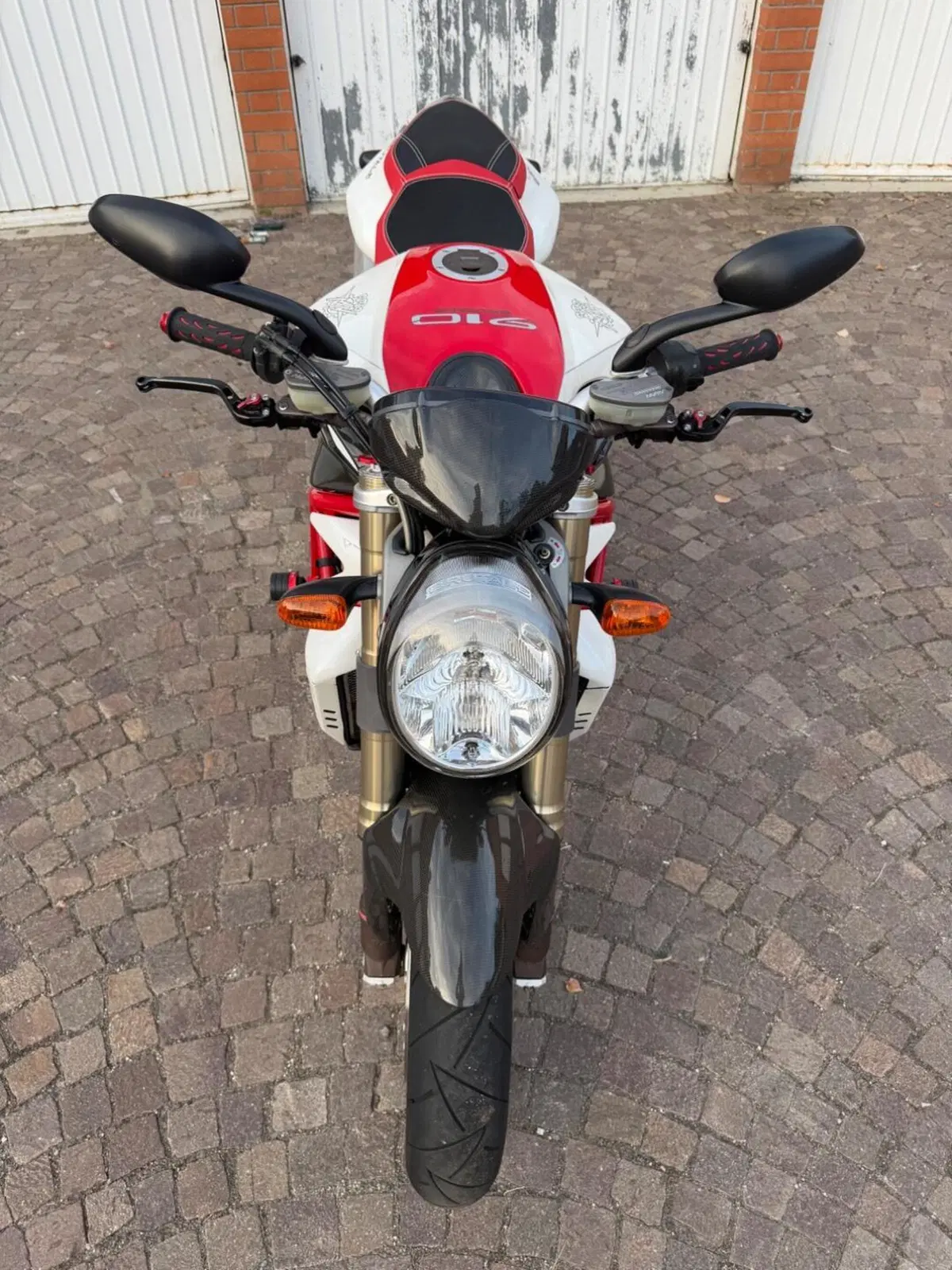 MV Agusta Brutale 910 S (2005 - 11) (2)
