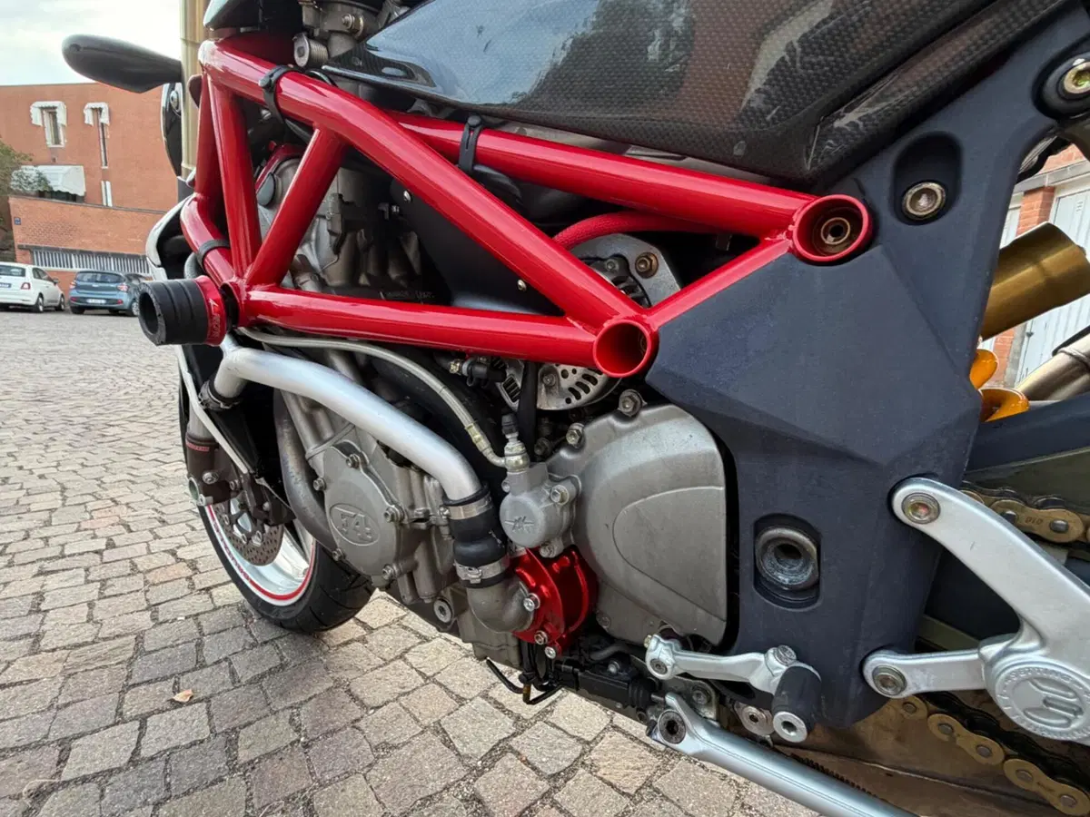 MV Agusta Brutale 910 S (2005 - 11) (4)
