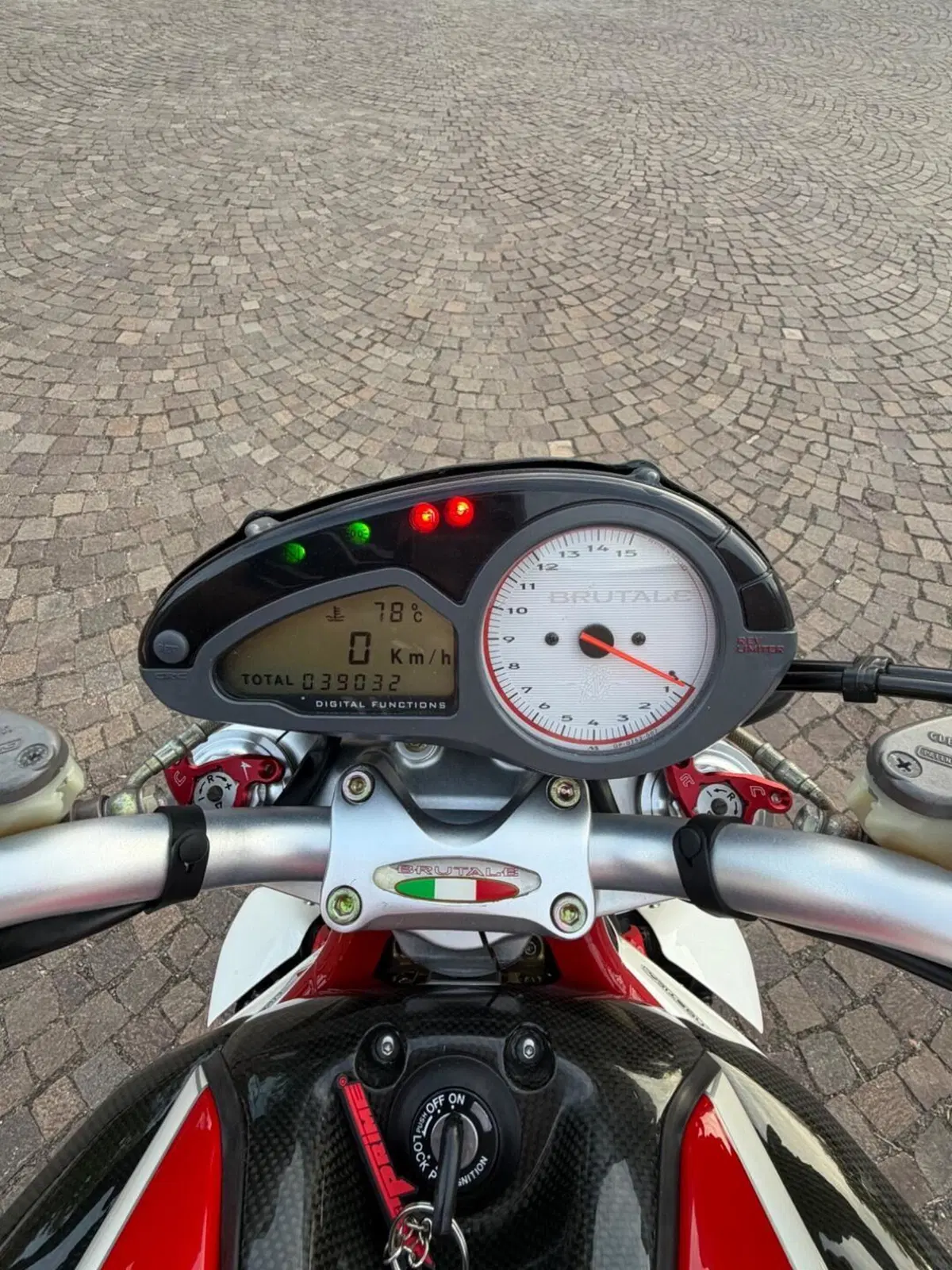 MV Agusta Brutale 910 S (2005 - 11) (5)