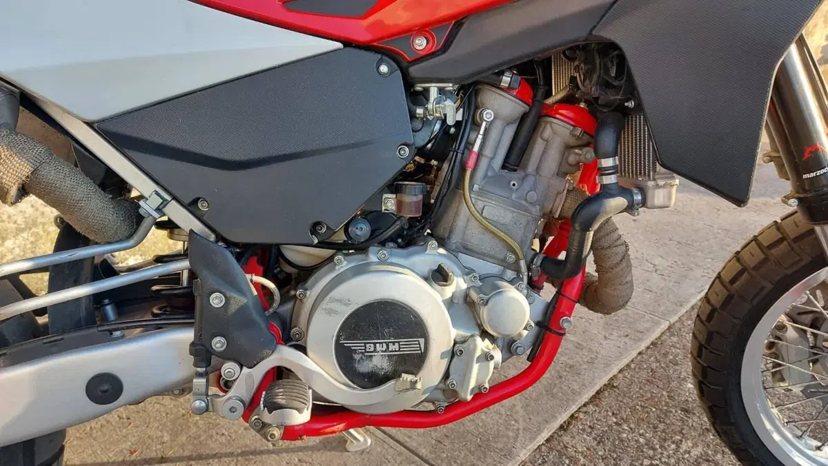 Swm SM 650 R (2015 - 16) (3)