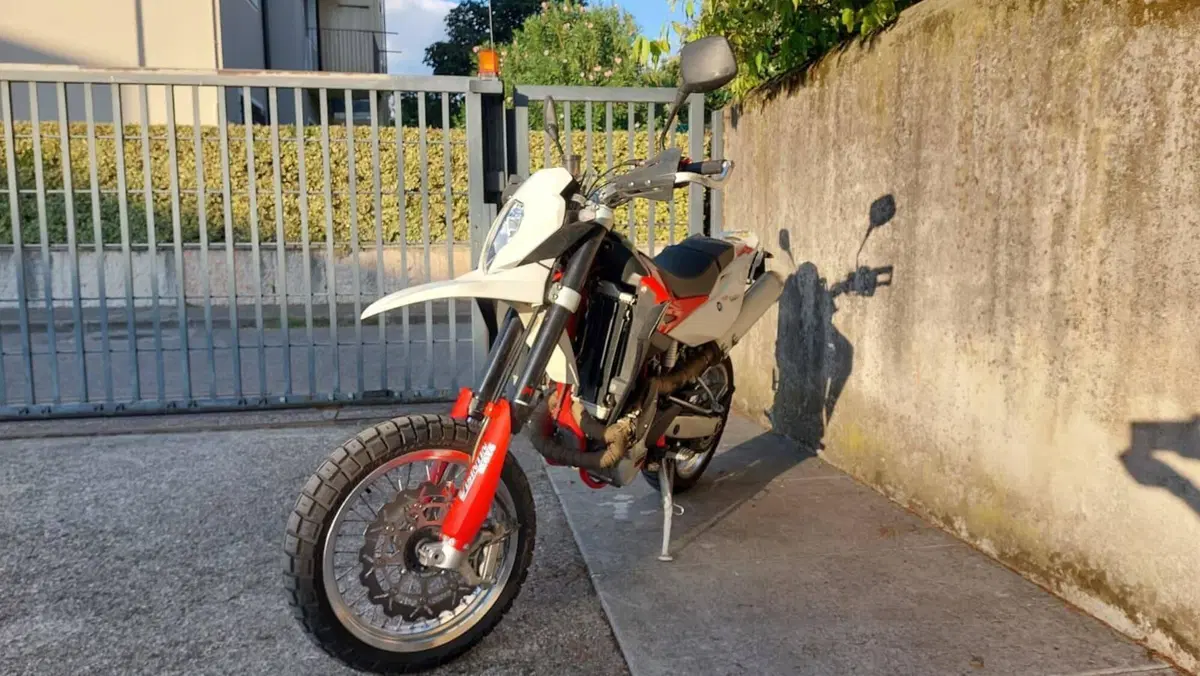 Swm SM 650 R (2015 - 16) (6)