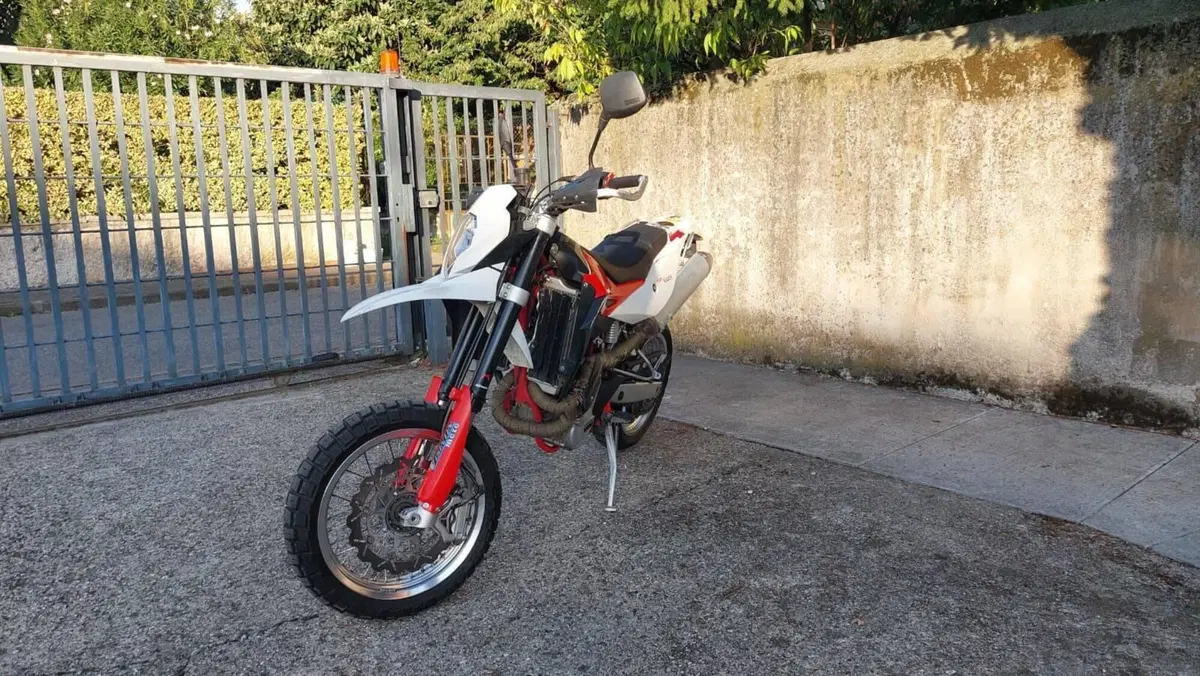 Swm SM 650 R (2015 - 16) (10)