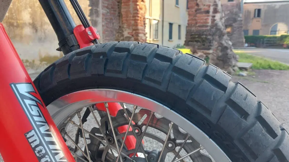 Swm SM 650 R (2015 - 16) (17)
